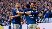 Schalke feiert Kantersieg gegen Münster - Ekelverletzung bei Preußen-Star überschattet Spiel