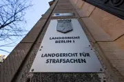 Schüsse vor Supermarkt: Angeklagte schweigen zu Prozessbeginn