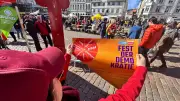 Schwerin feiert Demokratie: Bürgerdialoge auf dem Marktplatz stärken Zusammenhalt