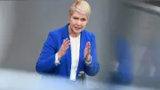 Schwesig hält sich bei Wal-Rettung zurück: Wahlkampf-Strategie