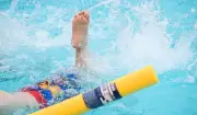 Schwimmenlernen boomt: Fast 100.000 Abzeichen, aber viele Kinder können es nicht