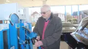 Spritpreise schnellen um 12 Uhr in die Höhe: Neue Regeln sorgen für Verwirrung an Tankstellen
