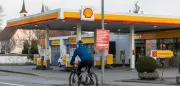 Spritpreise sinken leicht: Erste Entspannung nach langem Anstieg