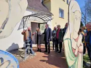 Staatssekretär Rüdiger Malter besucht Leader-Region Reppichau: Kunstprojekt überwältigt