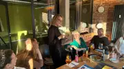 Stammtisch in Halle: Unternehmerinnen schaffen Netzwerk für gegenseitige Unterstützung