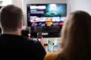 Streaming-Dienste kehren zum wöchentlichen Serienrhythmus zurück - Ende des Bingewatching?
