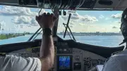 Strenges Bartverbot nach Airline-Fusion: Hawaiian Airlines Piloten müssen sich rasieren