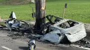 Tödliche Unfälle in Bayern und Baden-Württemberg: Tesla und VW nach Crashs in Flammen