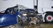 Tödlicher Frontalzusammenstoß auf der B12: 54-jähriger Autofahrer stirbt nach Kollision mit Sattelzug