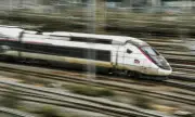 TGV kollidiert mit Militärlastzug in Nordfrankreich: Lokführer tot, 27 Verletzte