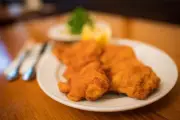 Tierhaltungslogo kommt auf Speisekarten: Mehr Transparenz in Restaurants