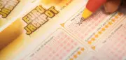 Toter Lottospieler gewinnt 703.600 Euro: Gewinn geht an Witwe