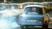 Trabi und Wartburg: So viel kostete der Liter Sprit in der DDR im Vergleich zu heute