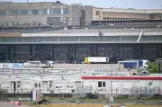 Tragische Todesfälle in Berliner Flüchtlingsunterkunft Tempelhof: Alkoholprobleme und Suizide