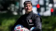 Trainer-Diskussion bei St. Pauli: Blessin bleibt trotz Abstiegsangst