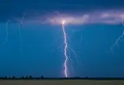 Uckermark führt Brandenburgs Blitzstatistik 2025 an - deutschlandweit historisch niedrige Werte