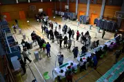 Ungarns Parlamentswahl: Rekordbeteiligung könnte Orbans Ära beenden