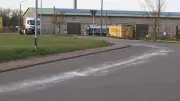Vollsperrung bei Loitz: Vierstündiger Feuerwehreinsatz nach Ölspur auf Hiddenhausener Straße
