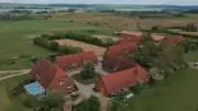 Vom verfallenen LPG-Hof zum Reitparadies: Familienbetrieb am Oberuckersee lädt zum Springturnier