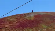 Waghalsige Kletteraktion: Mann erklimmt die Sphere in Las Vegas