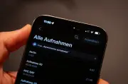 Was die farbigen Punkte im Handy-Display wirklich bedeuten