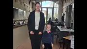 Wunderkind Vladislav (6) begeistert mit Cello beim Musikpreis