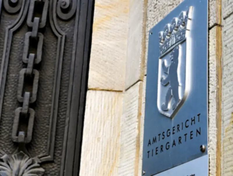 Prozess um gestohlene Bankkarten: Briefzusteller schweigt vor Gericht