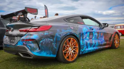 Airfield One in Pritzwalk: DDR-Klassiker und PS-Monster begeistern 400 Besucher