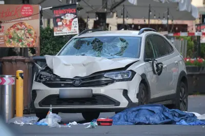 Auto in Menschengruppe gefahren: Fahrer festgenommen