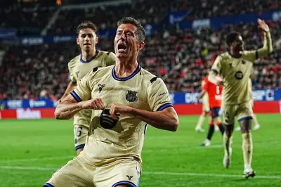 Barcelona vor Meisterschaft: Flick kann vom Sofa aus Titel holen