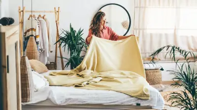 Bett machen? Besser warten! So vermeiden Sie Hausstaubmilben