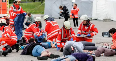 BRK-Großübung in der Allianz Arena: Katastrophenszenario mit Söder und Dobrindt