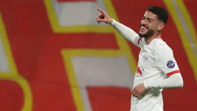 Bundesliga-Star baut WM-Pokal aus Lego: Romulos Überraschungshobby