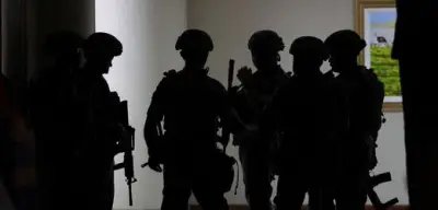 Chaos in Manila: Ex-Polizeichef verschanzt sich im Senat – Schüsse gefallen
