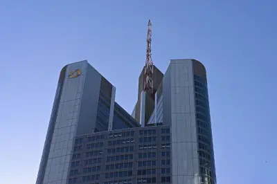 Commerzbank streicht 3.000 weitere Jobs und erhöht Gewinnziele