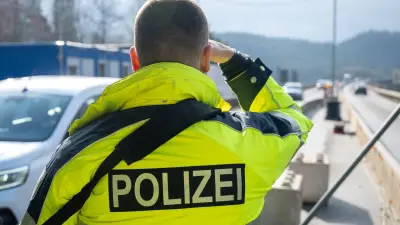 Dobrindt will trotz sinkender Asylzahlen an Grenzkontrollen festhalten