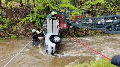 Dramatische Rettungsaktion im Harz: Auto stürzt in die Selke