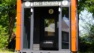 Eis rund um die Uhr: 29 Sorten am Dorfteich in Thandorf