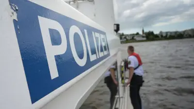 Fahrgastschiff im Salzhaff auf Sandbank festgefahren
