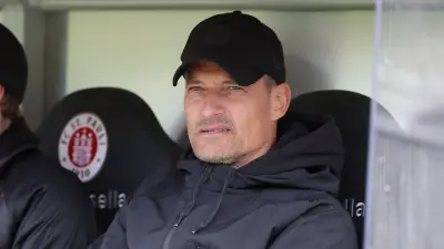 FC St. Pauli: Trainer bleibt – Klare Ansage an Blessin