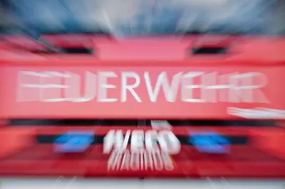 Feuer in Rostock: Dachstuhl alter Kaufhalle eingestürzt
