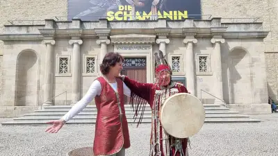 Geister im Museum: Schamanin aus Tuwa zu Gast in Halle