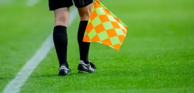 Gewalt im Amateurfußball: Schlag gegen Linienrichter – Spieltag abgesagt