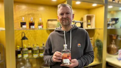 Gin aus der Keramikscheune: Neue Brennerei in Spickendorf