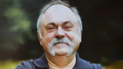 Gunter Böhnke: Benefizlesung in der Bücherkirche Axien