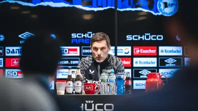 Hertha-Trainer Leitl nach 1:6-Blamage in Bielefeld in der Kritik