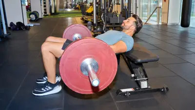 Hip Thrust: Nicht nur für Frauen – auch Männer profitieren enorm