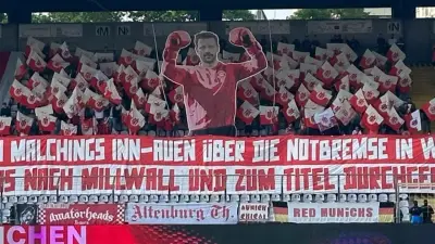 Holger Seitz hört als Trainer bei Bayern II auf: Fans feiern ihn mit Choreo