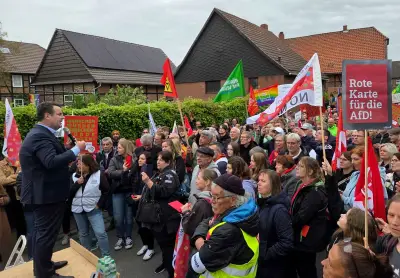 Hunderte protestieren gegen AfD-Bürgerdialog mit Maximilian Krah