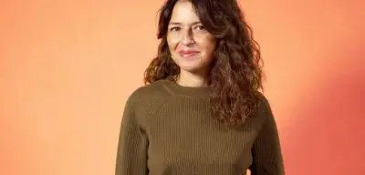 Karine Tuils Roman „Die Liebeshungrigen“: Absturz eines Idealisten